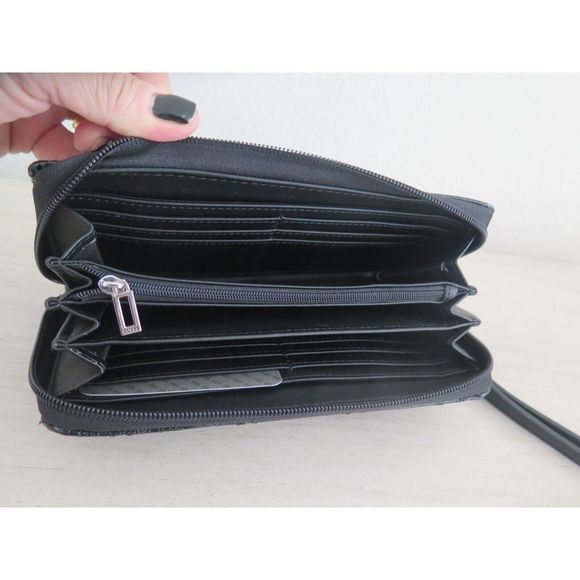 Guess FF713246 Women's Black Signature Amaryllis SLG Wristlet Clutch Zip Wallet - Picture 6 of 11